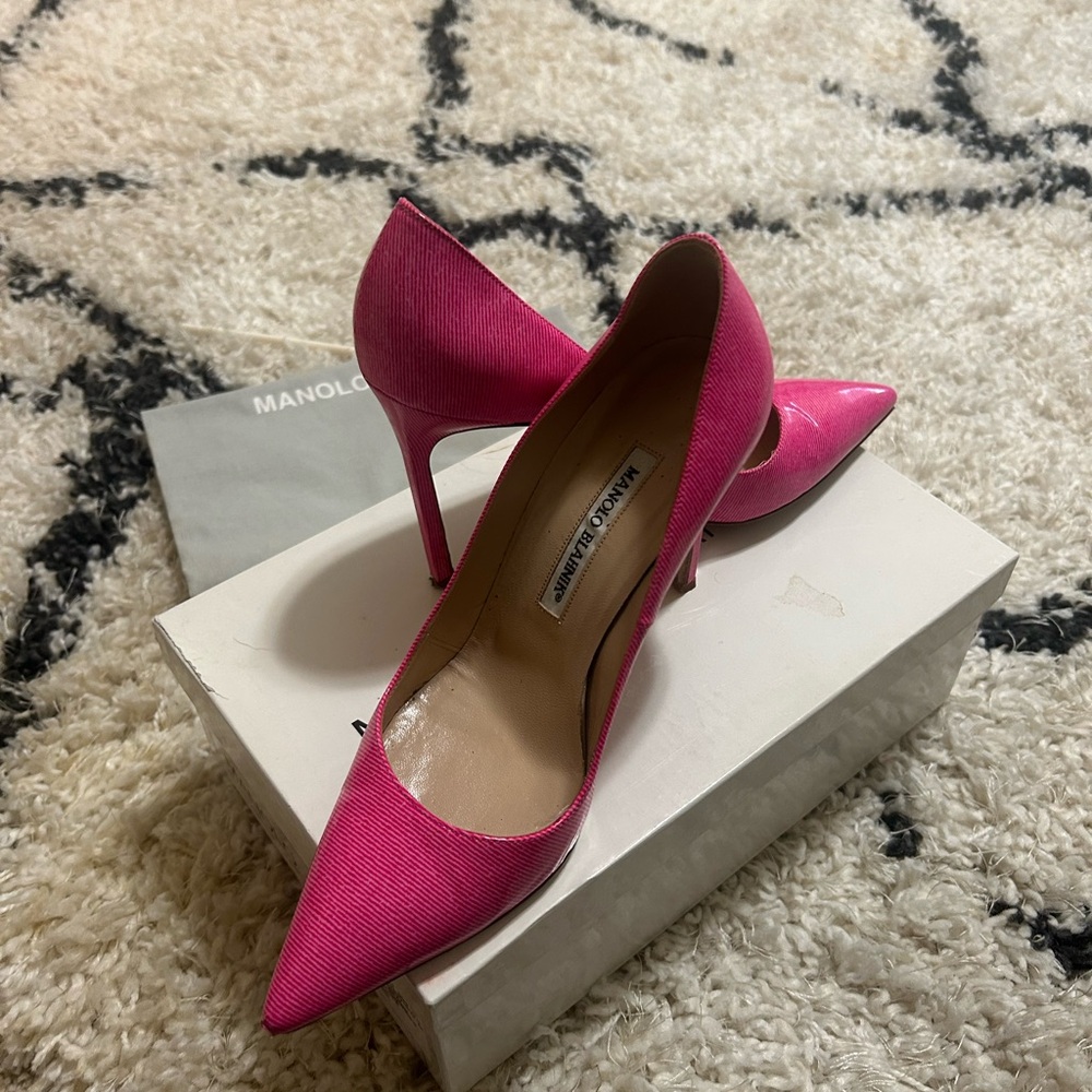 Manolo Blahnik Hot Pink Women's Heels 37.5